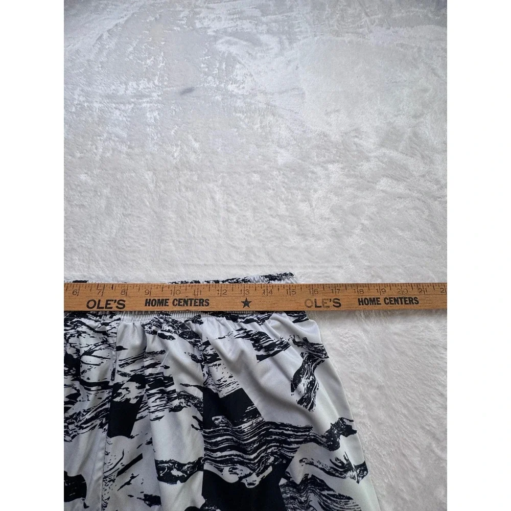 Nike Dri Fit Mens XL Black White Graphic Print Basketball Shorts Activewear Gym